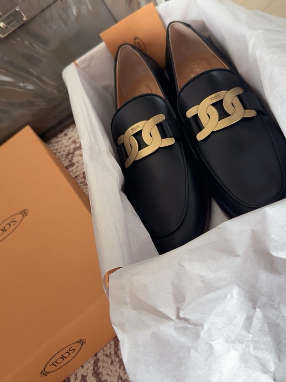 Size 41 Tod's Kate Chain Leather Loafers
